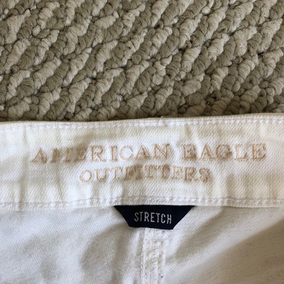 White American Eagle stretch fit denim shorts - Picture 2 of 3